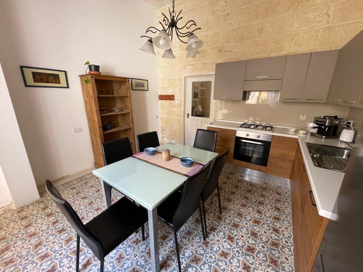 Hôtel Penelope Townhouse à Ghajn il-Kbira  Extérieur photo
