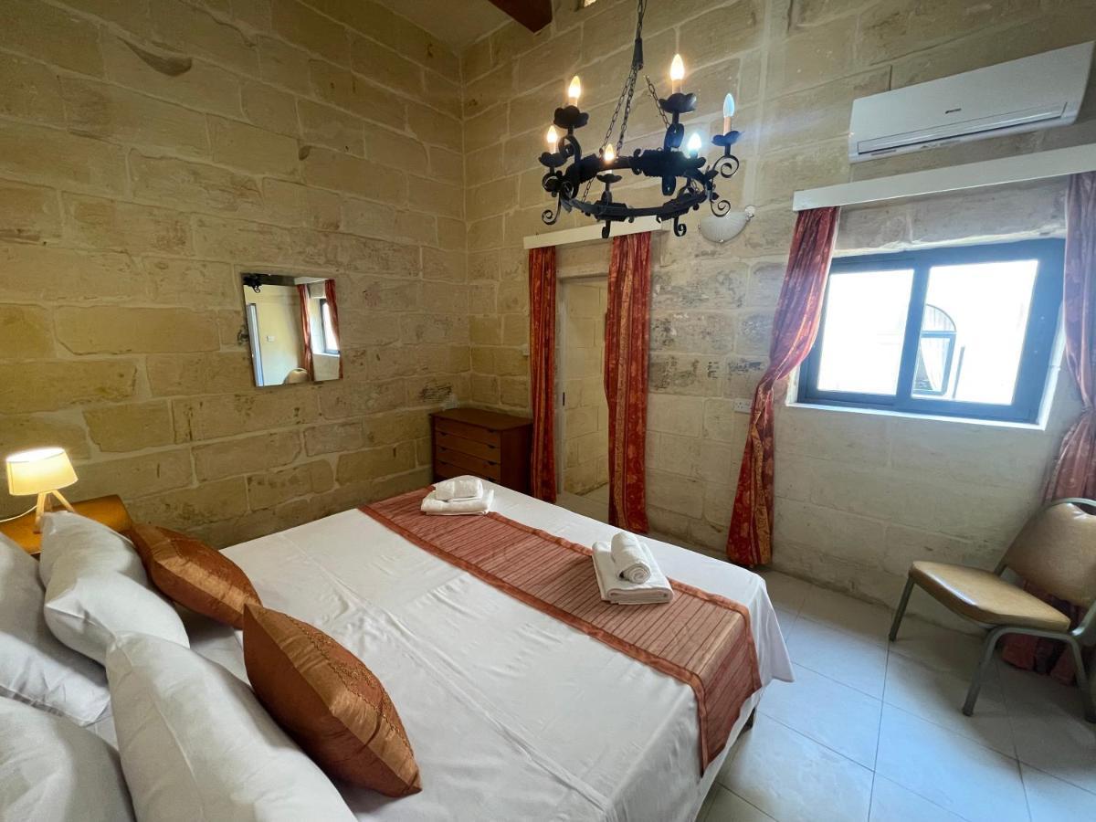 Hôtel Penelope Townhouse à Ghajn il-Kbira  Extérieur photo