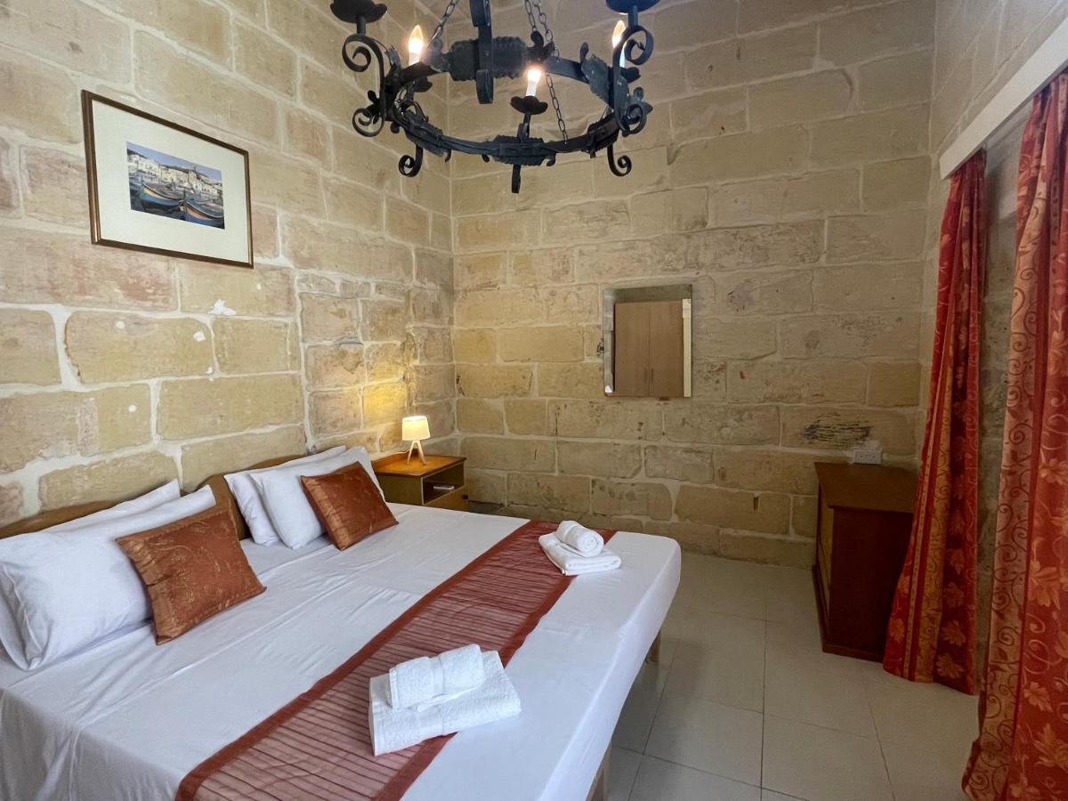 Hôtel Penelope Townhouse à Ghajn il-Kbira  Extérieur photo