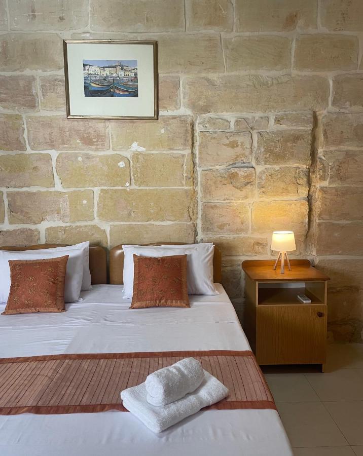Hôtel Penelope Townhouse à Ghajn il-Kbira  Extérieur photo