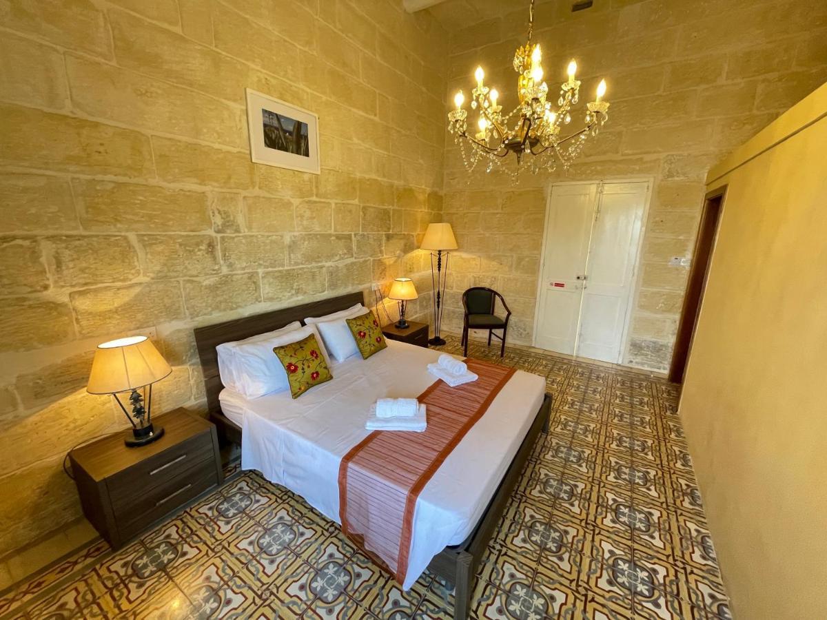 Hôtel Penelope Townhouse à Ghajn il-Kbira  Extérieur photo